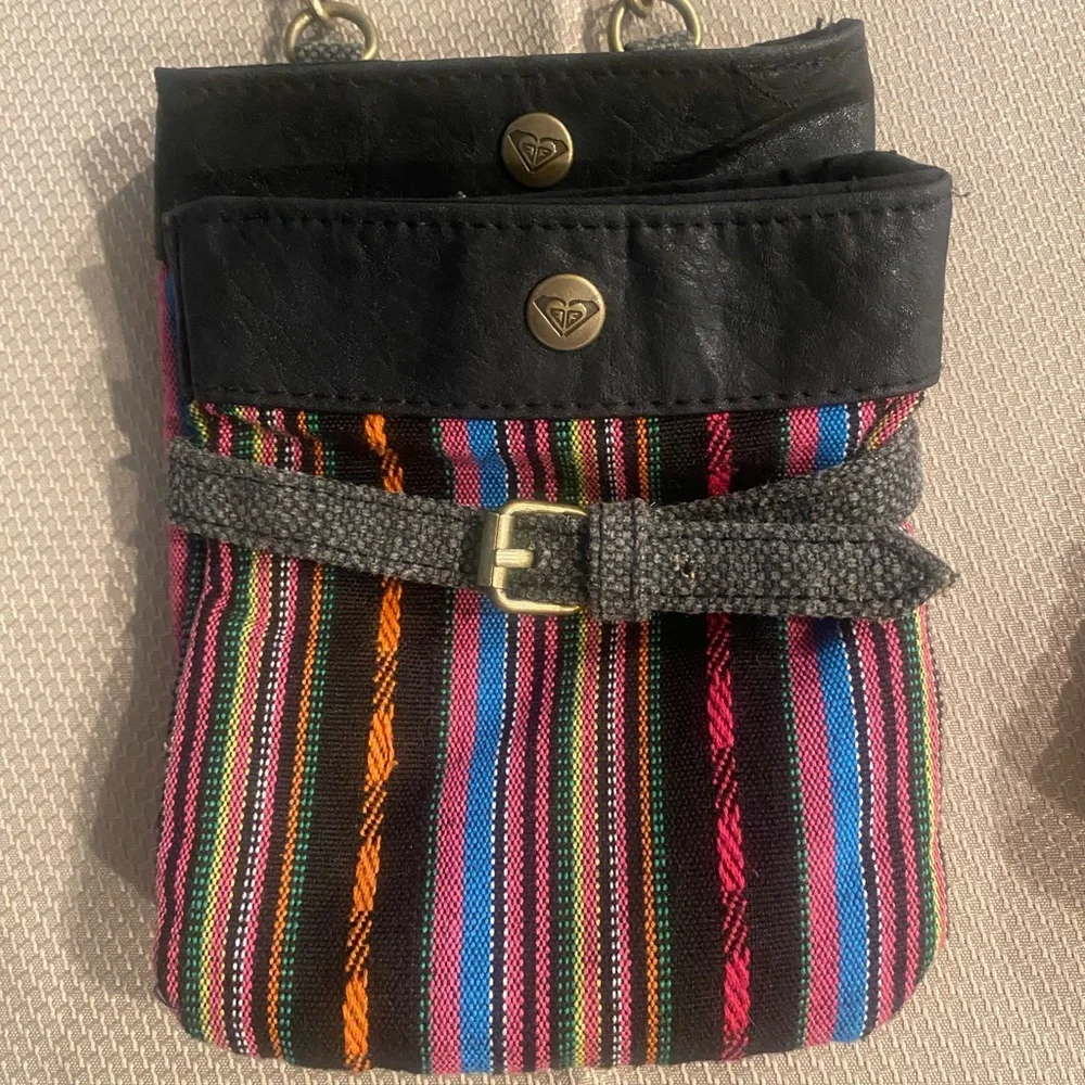 Two Roxy Crossbody Purses - Picture 4 of 9